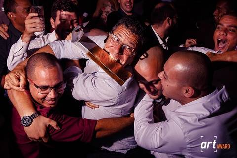 foto-premiada-19º-concurso-geral-fineart-association-humor-fabio-figueiredo-convidados-alegria-whiski-farra-zefiro-fortaleza-santa-cruz-rj'