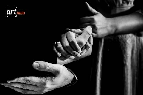 foto-premiada-20º-concurso-geral-fineart-association-detalhes-fabio-figueiredo-maos-vargem-grande-coliseu-eventos-rj'