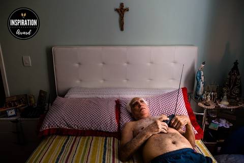 foto-premiada-inspiration-photographers-paula-dau-portrait-alfabetismo-visual-rj-rio-de-janeiro-pandemia'