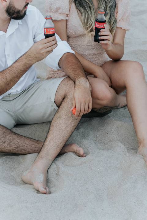 ensaio casal com coca-cola'