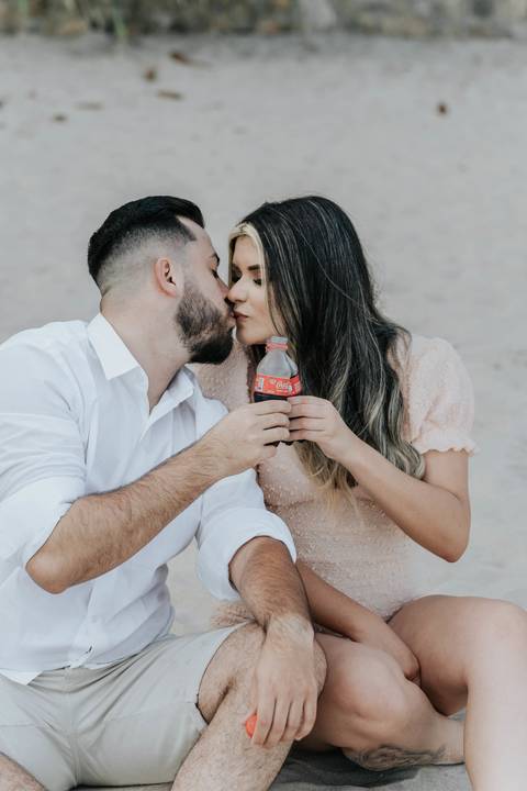 ensaio casal com coca-cola'