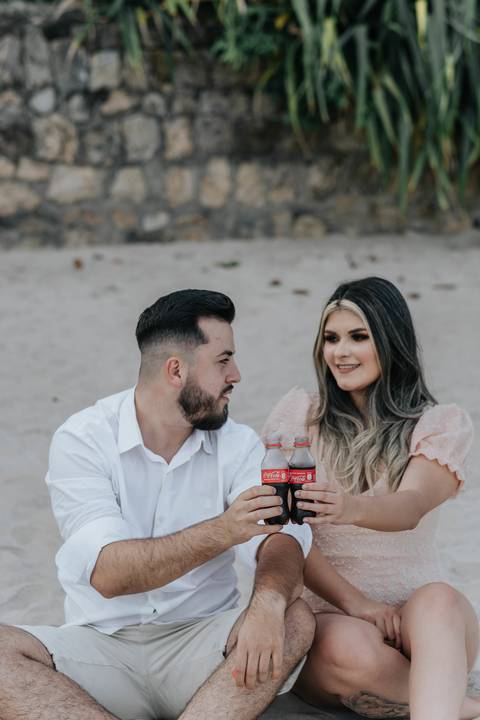 ensaio casal com coca-cola'