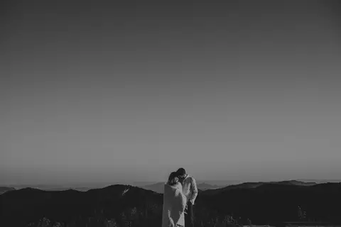 noivos, campos do jordao, ensaio de casal, foto B&W'