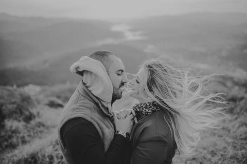 pre wedding nas montanhas, felicidade do casal antes do casamento'