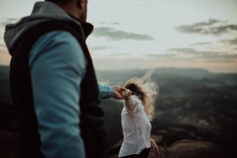 pre wedding nas montanhas, ensaio lindo'