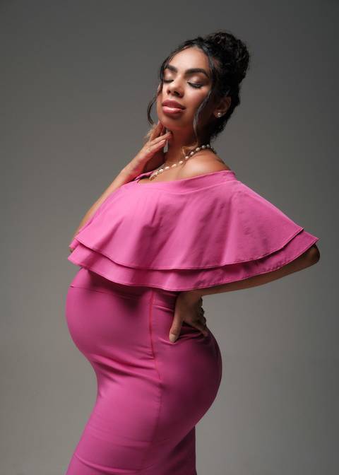 vestido rosa para ensaio de gestante '