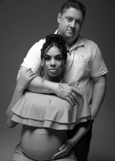 gesatnte com vestido longo'