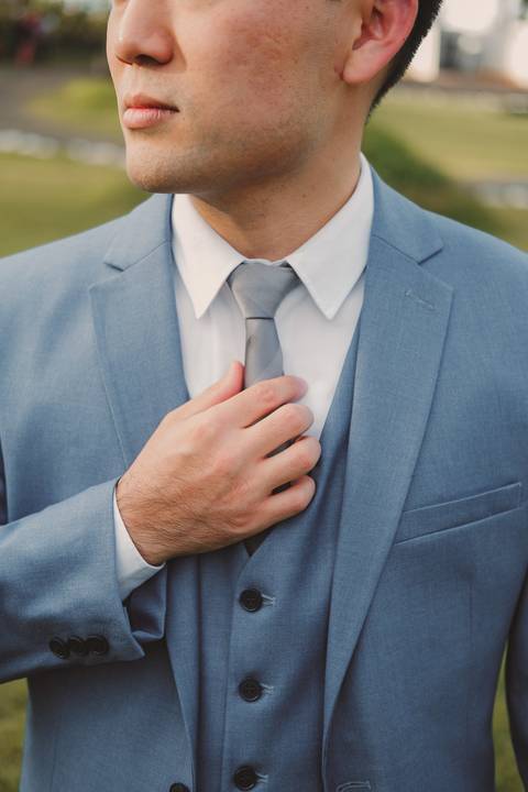 terno do noivo para casamento ao ar livre '