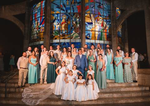 Foto de casamento com os padrinhos'