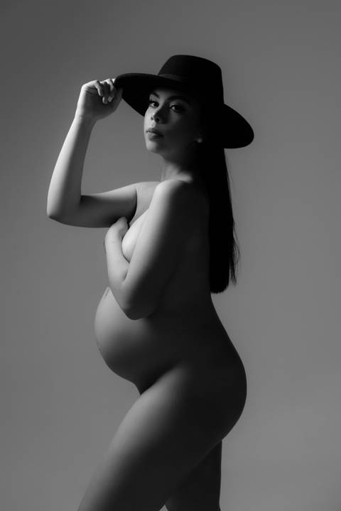 ensaio de gestante em estudio de foto'