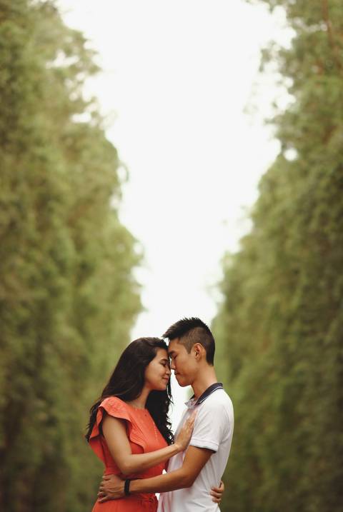 Foto de casal na estrada'