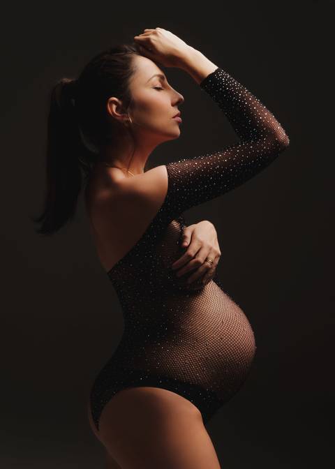 GESTANTE DE BODY COM BRILHOS '