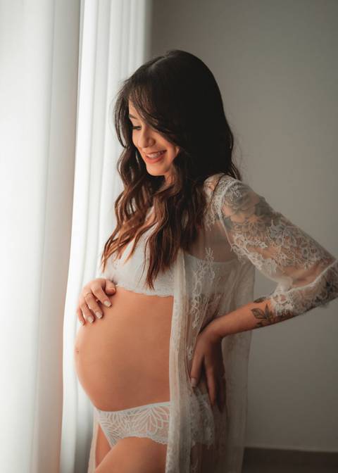 ENSAIO DE GESTANTE EM PRESIDENTE PRUDENTE EM ESTUDIO DE FOTOGRAFIA'