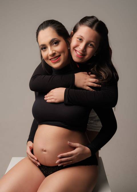 INSPIRAÇÃO DE FOTO DE GESTANTE COM A FILHA '