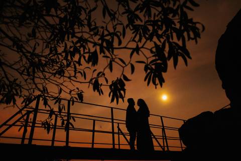 foto de casal com o por do sol em presidente prudente '