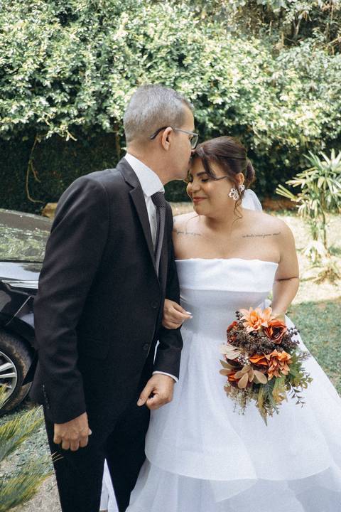 entrada da noiva no campo'