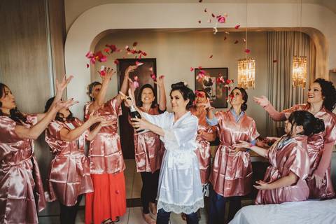 brinde da noiva com as madrinhas '