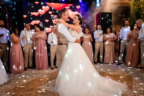 dança dos noivos no casamento '
