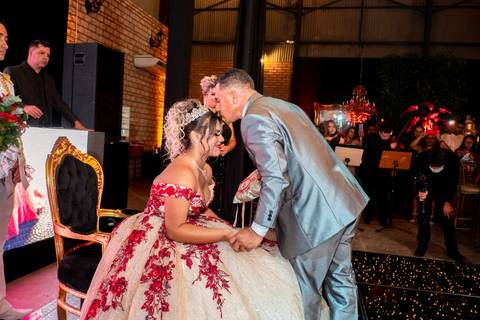 TROCA DO SAPATINHO EM FESTA DE DEBUTANTE '