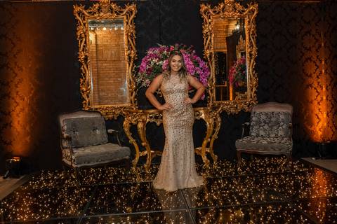 VESTIDO DOURADO PARA RECEPÇÃO DE FESTA DE 15 ANOS '