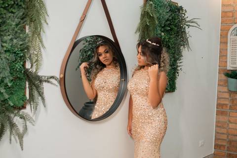 FOTOS NA ALINE VIVENDA DE DEBUTANTE '