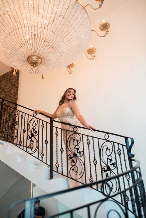 DEBUTANTE NO ALINE VIVENDA '