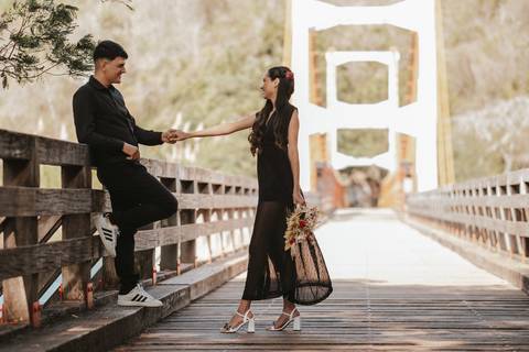 ensaio de casal na ponte em RIO CLARO '