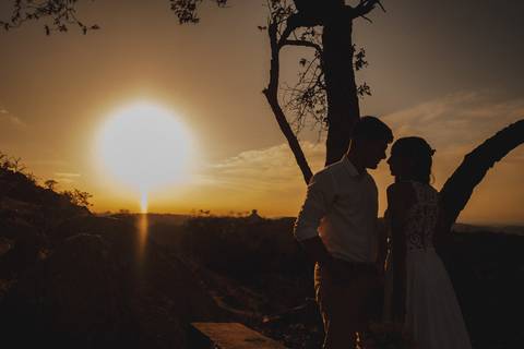 ENSAIO DE CASAL NO POR DO SOL'