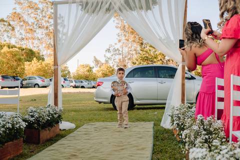 Foto de pajem com plaquinha Gisela Horta presidente prudente '