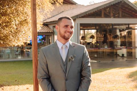 terno de noivo pára casamento no campo '