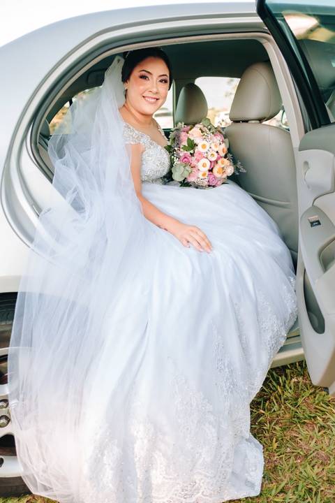 Foto vestido de noiva para casamento no campo'