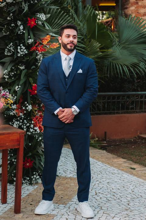 terno azul marinho para noivo no campo,  fotografo de casamento presidente prudente '