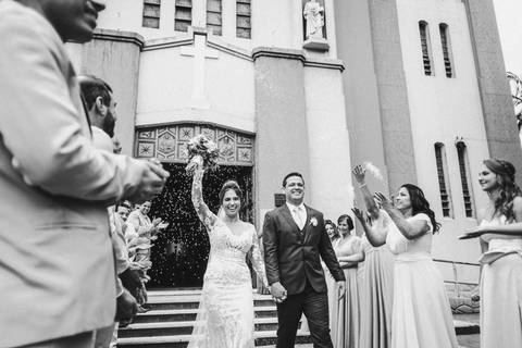 foto de jogando arroz na saída dos noivos '