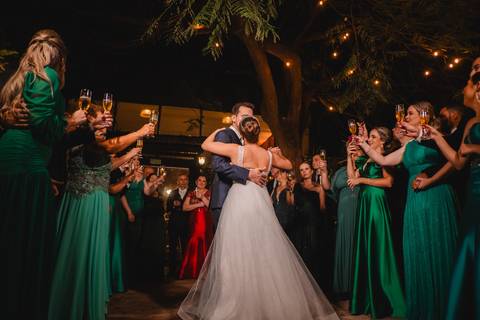 dança dos noivos em casamento'