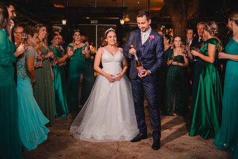 brinde dos noivos em casamento '