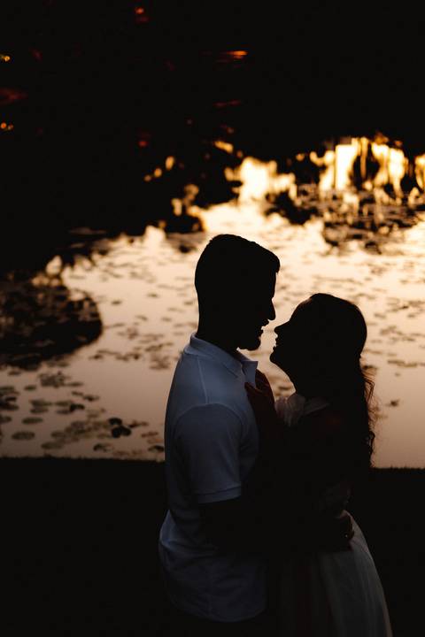 fotografo de casal com o por do sol '