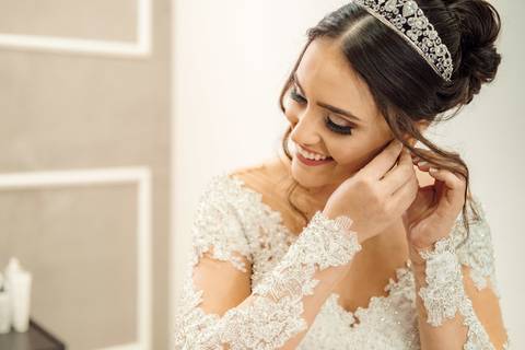 vestido de noiva princesa com maga longa '