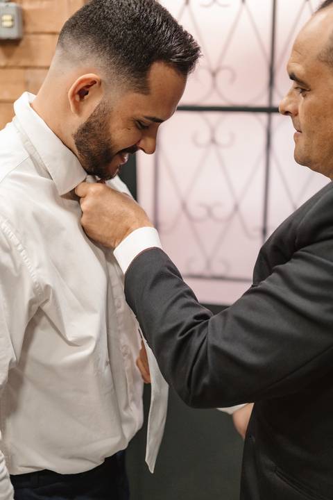 making off do noivo na barbearia '