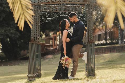 Look para ensaio de casal ao ar livre '