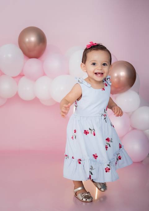 ensaio infantil de um ano sem o bolo'