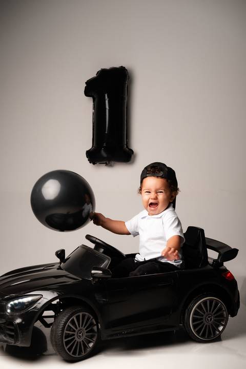 ensaio infantil de 1 ano

ensaio de 1 ano no estúdio

ensaio infantil clean

ensaio inspirado no Pinterest

fotos de bebê com estilo

ensaio criativo de aniversário

ensaio com carro de brinquedo

fotógrafo infantil em estúdio

'