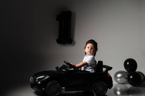 ensaio infantil de 1 ano

ensaio de 1 ano no estúdio

ensaio infantil clean

ensaio inspirado no Pinterest

fotos de bebê com estilo

ensaio criativo de aniversário

ensaio com carro de brinquedo

fotógrafo infantil em estúdio

'
