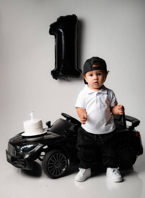 ensaio infantil de 1 ano

ensaio de 1 ano no estúdio

ensaio infantil clean

ensaio inspirado no Pinterest

fotos de bebê com estilo

ensaio criativo de aniversário

ensaio com carro de brinquedo

fotógrafo infantil em estúdio

'