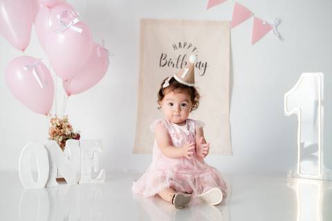 ensaio de 1 ano intimista

ensaio infantil minimalista

ensaio de bebê em tons de rosa e branco

ensaio clean de aniversário

ensaio de 1 ano Maria Eduarda

ensaio fotográfico delicado

fotógrafo infantil

ensaio de bebê no estúdio'