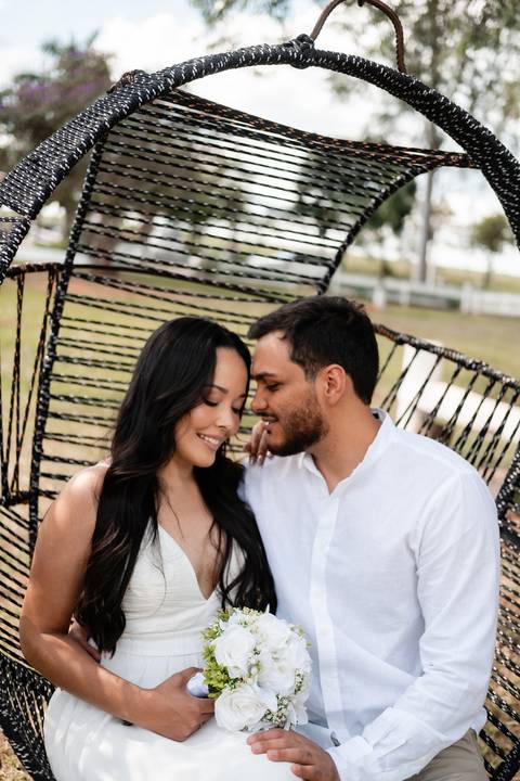 Fotografia de casal em ambiente rural
Ensaio romântico em fazenda
Ensaio fotográfico espontâneo no campo'
