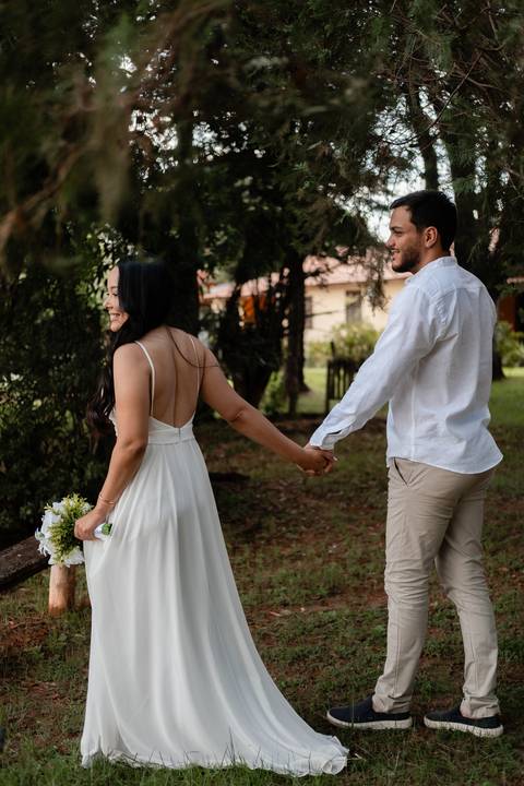 Fotografia de casal em ambiente rural
Ensaio romântico em fazenda
Ensaio fotográfico espontâneo no campo'