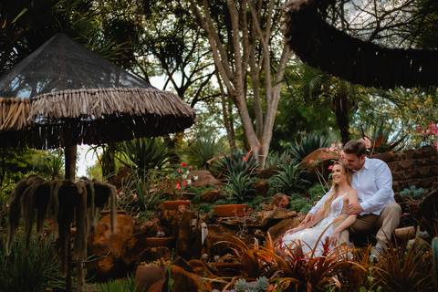 Ensaio de casal com chapéu boho

Fotógrafo romântico no Paraná

Ensaio de casal elegante e natural'