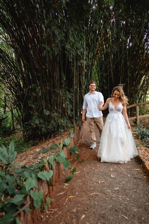 Ensaio de casal com chapéu boho

Fotógrafo romântico no Paraná

Ensaio de casal elegante e natural'