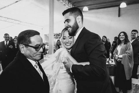 Casamento simples e emocionante
Casamento com clima frio e nublado'