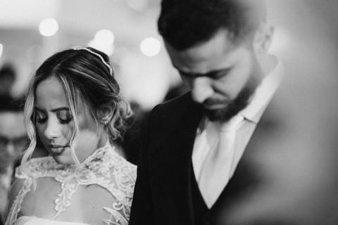 Casamento simples e emocionante
Casamento com clima frio e nublado'